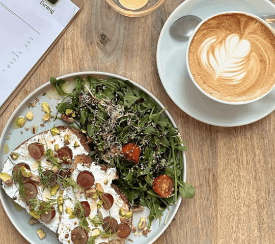 Farang – Crossroad Café