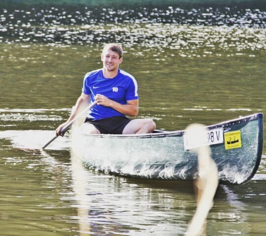 Noleggio barche Willis: rilassatevi e godetevi il fiume Lahn.