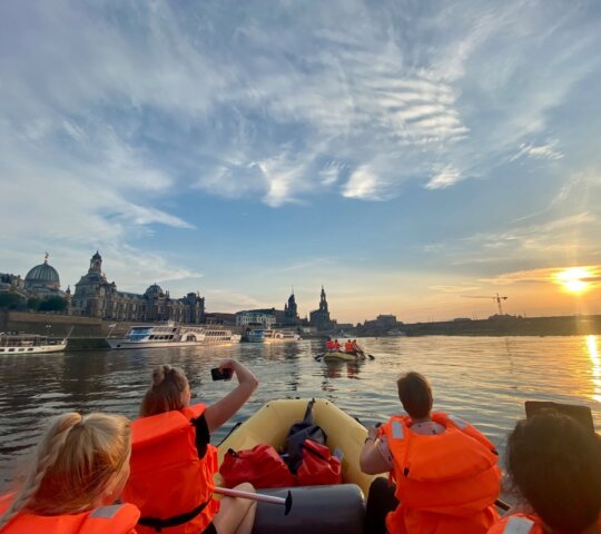 Paddle tour through Dresden: panoramic views of Dresden’s Old Town from the water