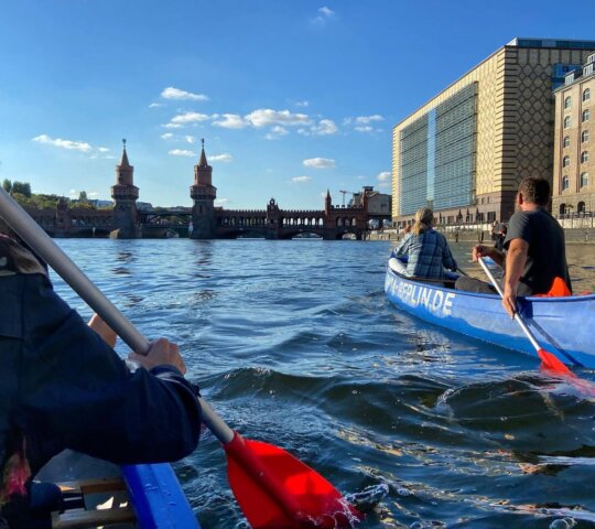 Sightseeing canoe trip